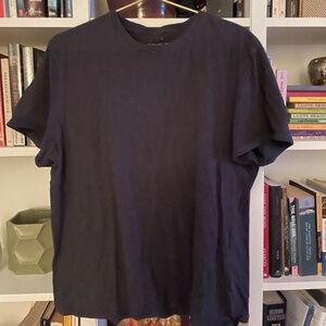 Everlane t shirt